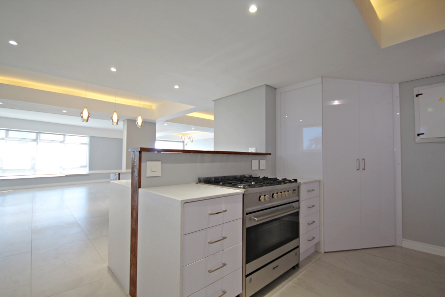3 Bedroom Property for Sale in Three Anchor Bay Western Cape